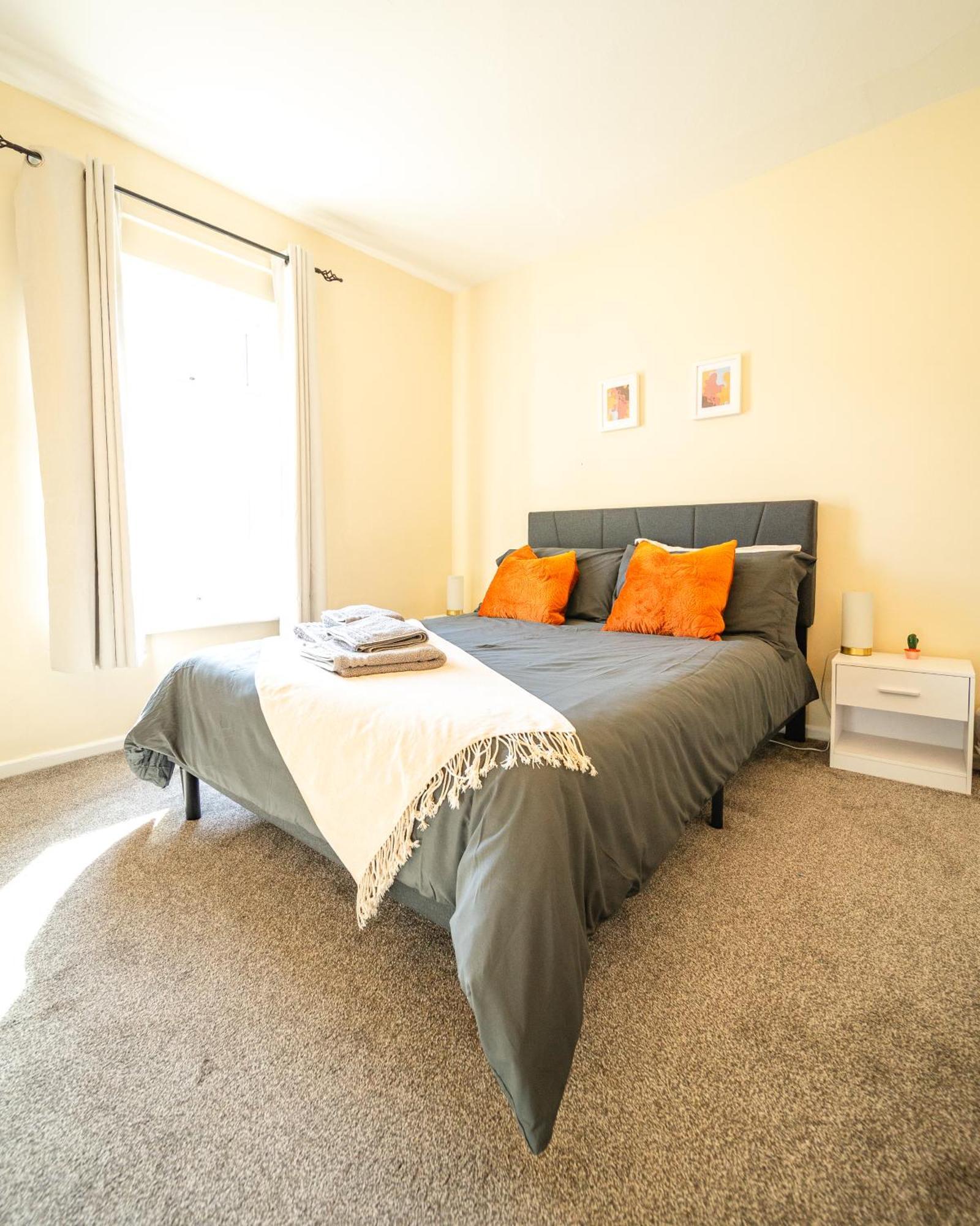Cosy Home In Reading, Berkshire Экстерьер фото